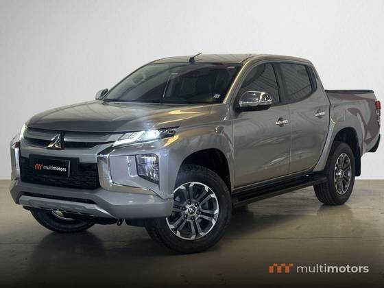 MITSUBISHI L200 TRITON 2.4 16V TURBO DIESEL SPORT HPE-S CD 4P 4X4 AUTOMÁTICO MITSUBISHI L200 TRITON 2.4 16V TURBO DIESEL SPORT HPE-S CD 4P 4X4 AUTOMÁTICO